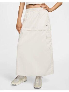 Nike Sportswear Essential Mid-Rise Woven Cargo Midi Skirt